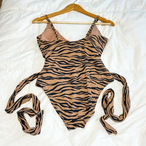Aerie Tiger Animal Print Stripe Wrap One-Piece Swimsuit Tan Black Size M EUC - Picture 8 of 8